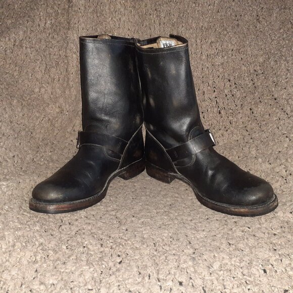 FRYE-Veronica-Short Bootie-Black Distressed Leather-Buckles-Sz 6/6.5-Excellent - Picture 4 of 9